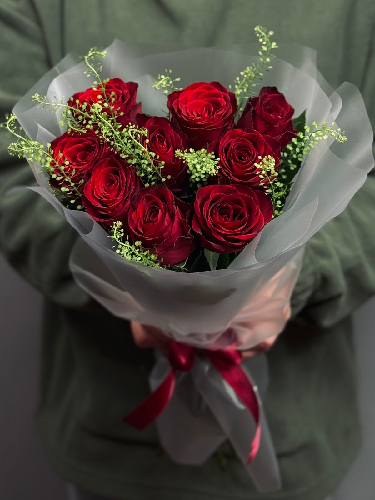 Букет из 9 Красных роз Red Naomi