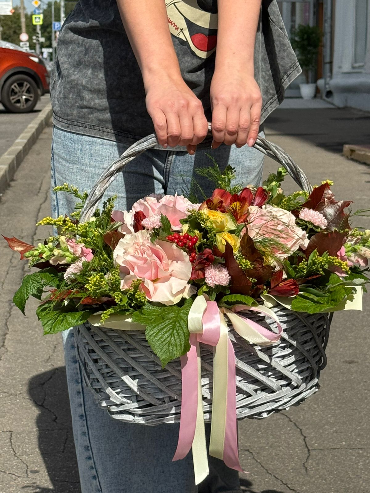 Композиция Прекрасное далеко с францзскими розами
